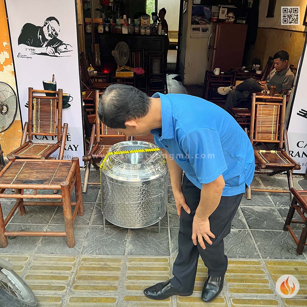 Anh Thành nhận và kiểm tra lò hoá vàng Inox tháo máy 11kg